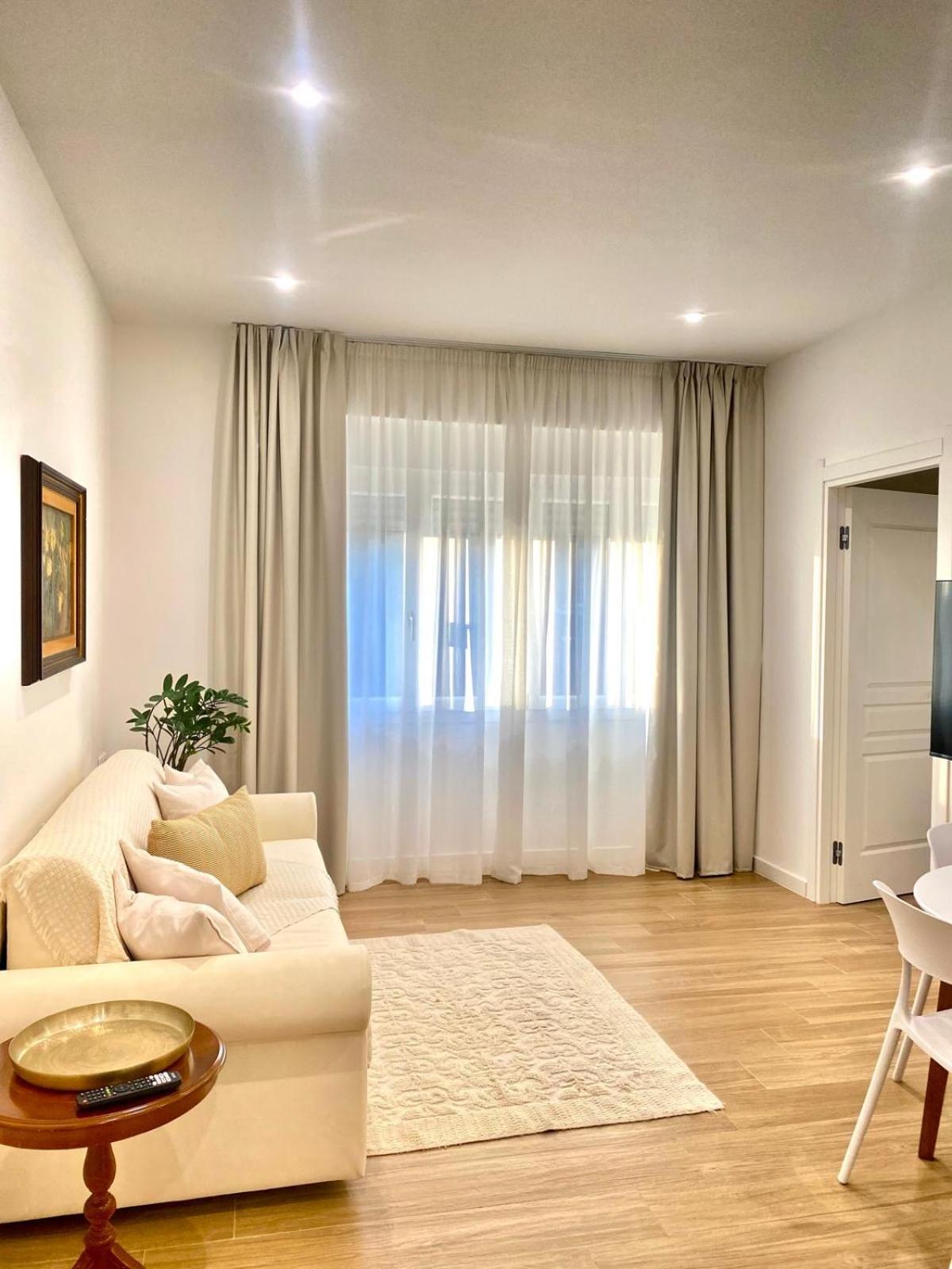 Feel Boutique Rooms Ористано Екстериор снимка