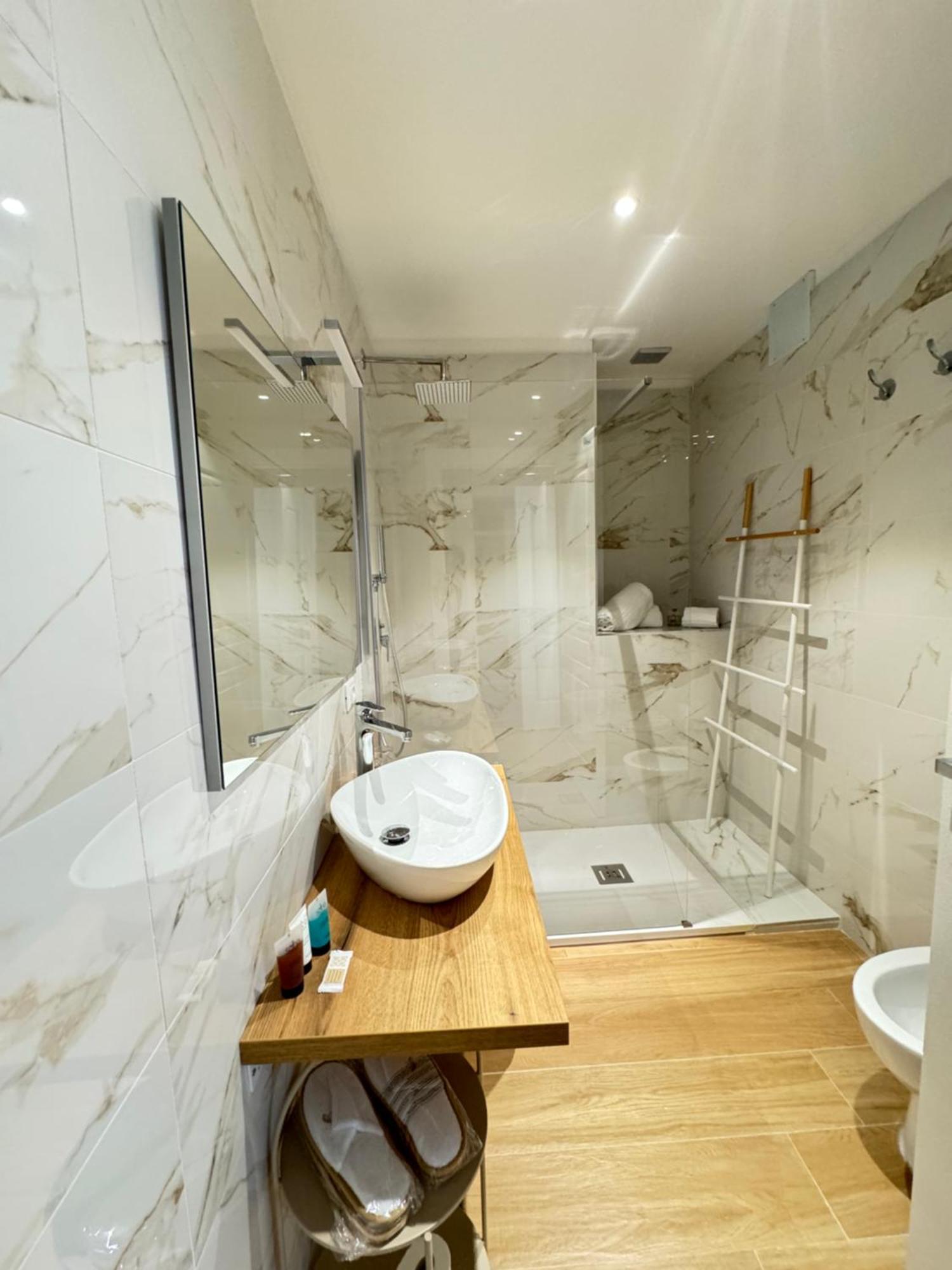 Feel Boutique Rooms Ористано Екстериор снимка