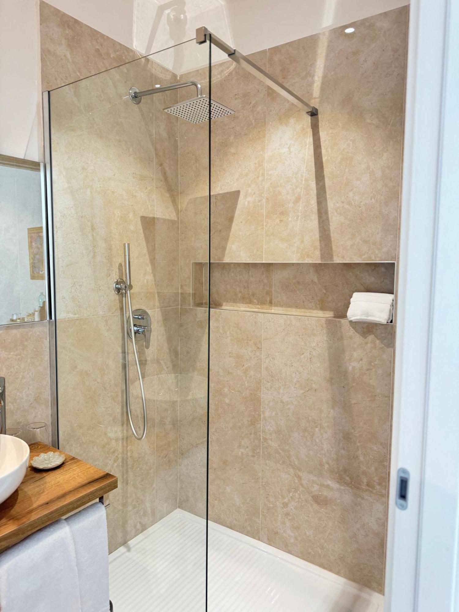 Feel Boutique Rooms Ористано Екстериор снимка