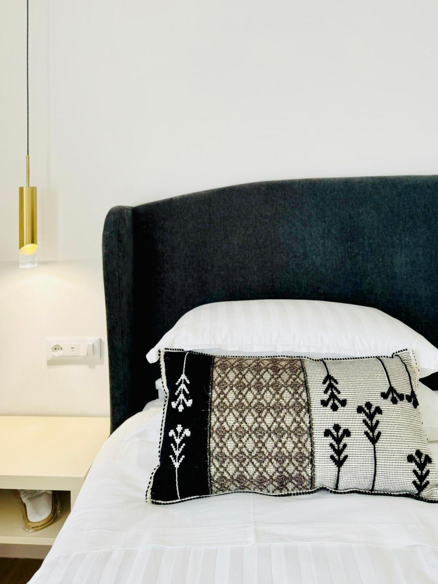 Feel Boutique Rooms Ористано Екстериор снимка