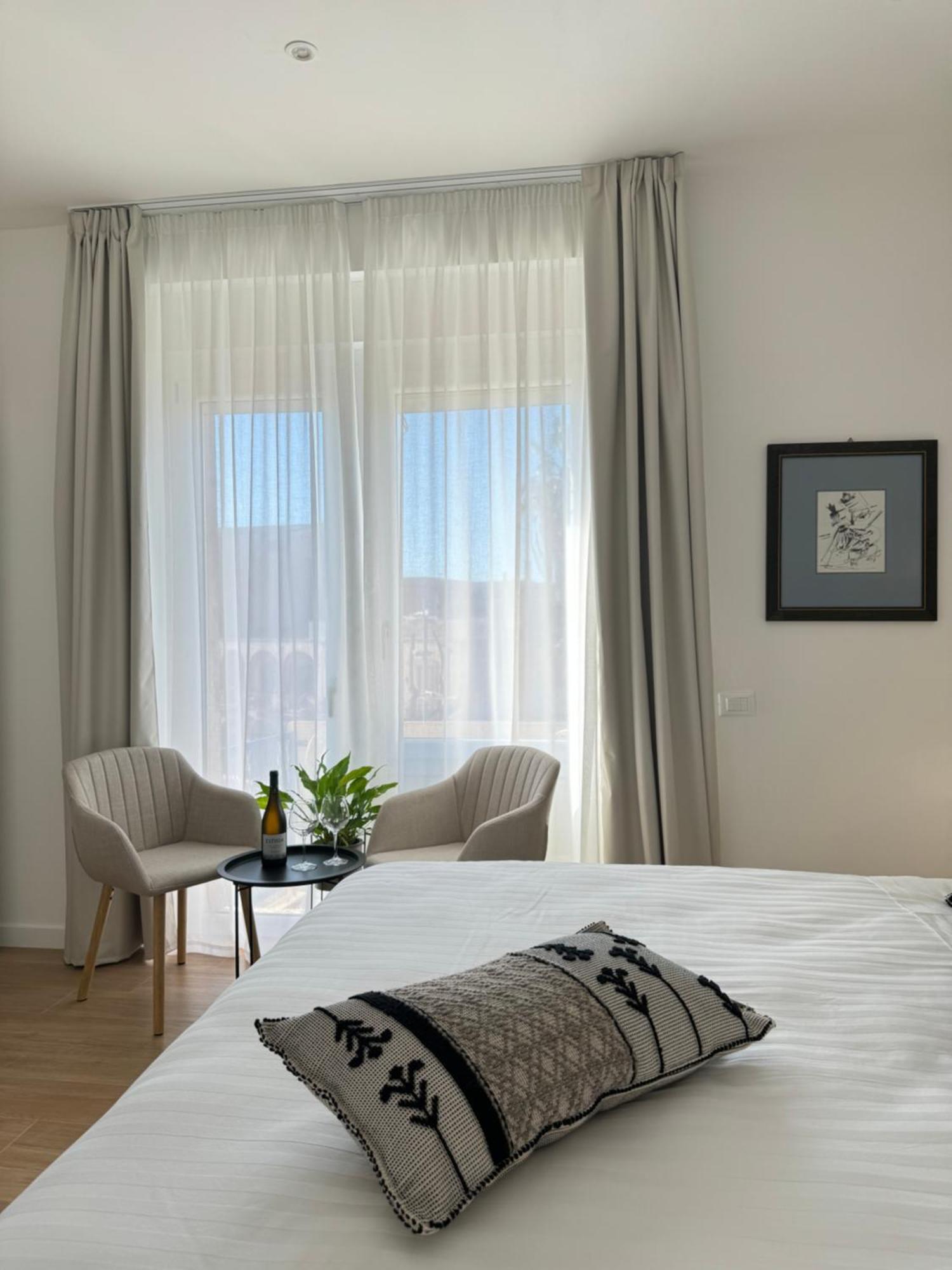 Feel Boutique Rooms Ористано Екстериор снимка