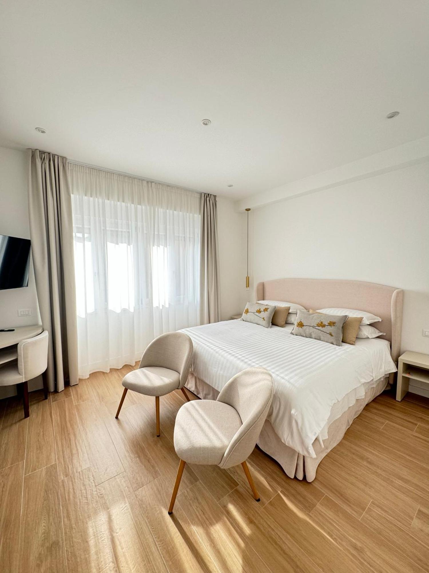 Feel Boutique Rooms Ористано Екстериор снимка